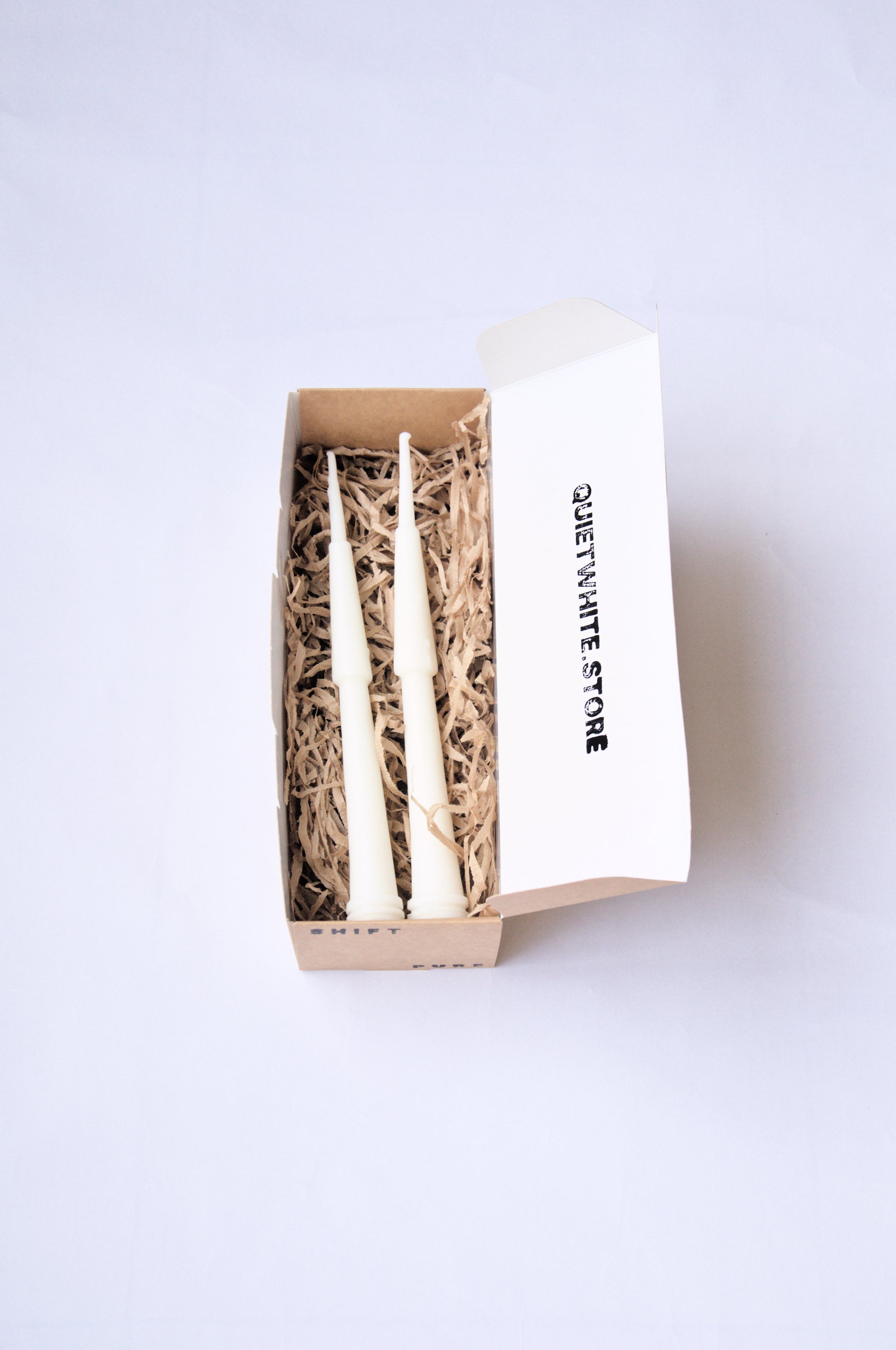 SHIFT - זוג נרות פמוט מינימליסטיים - שקט לבן