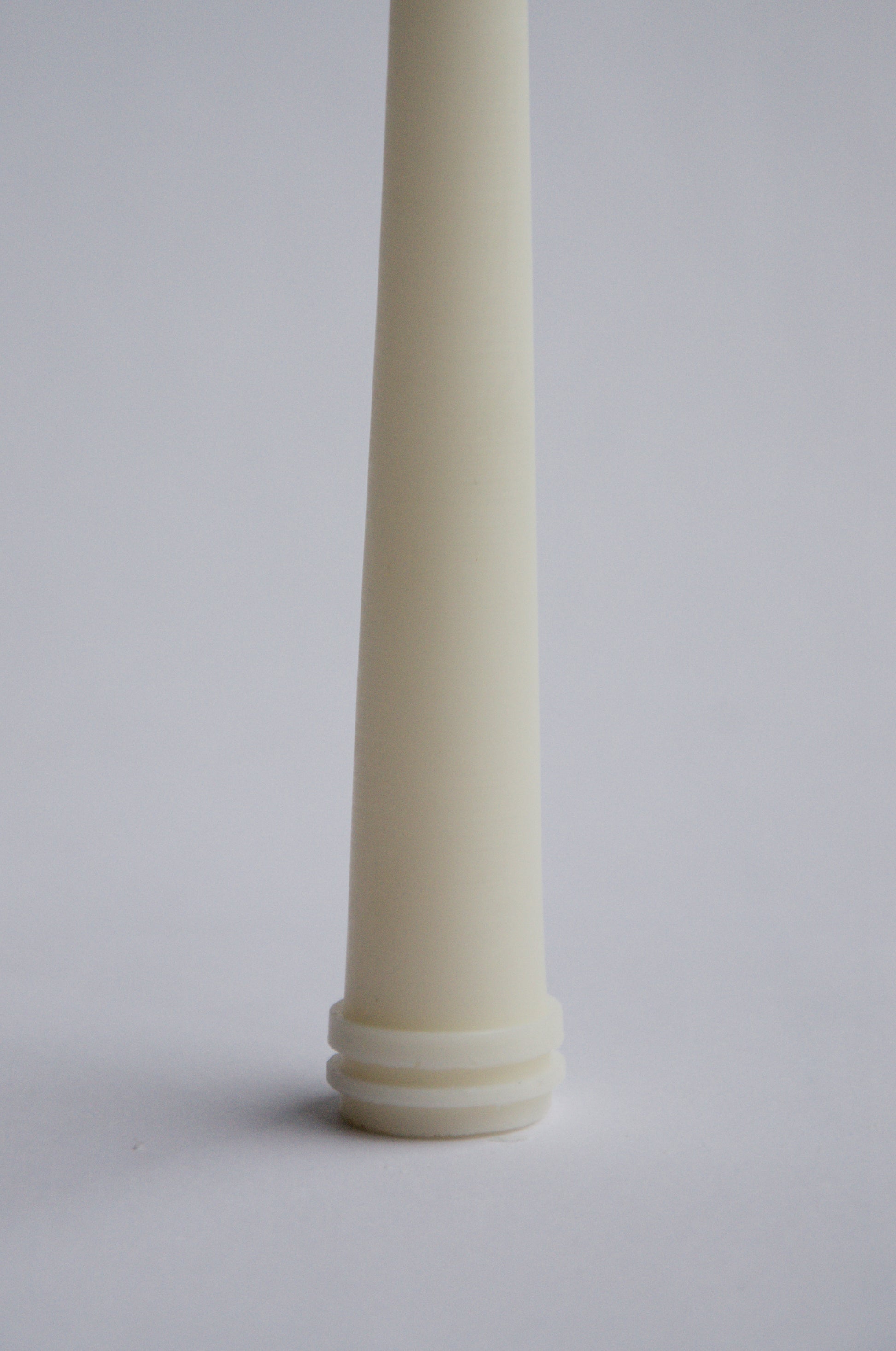 SHIFT - זוג נרות פמוט מינימליסטיים - שקט לבן